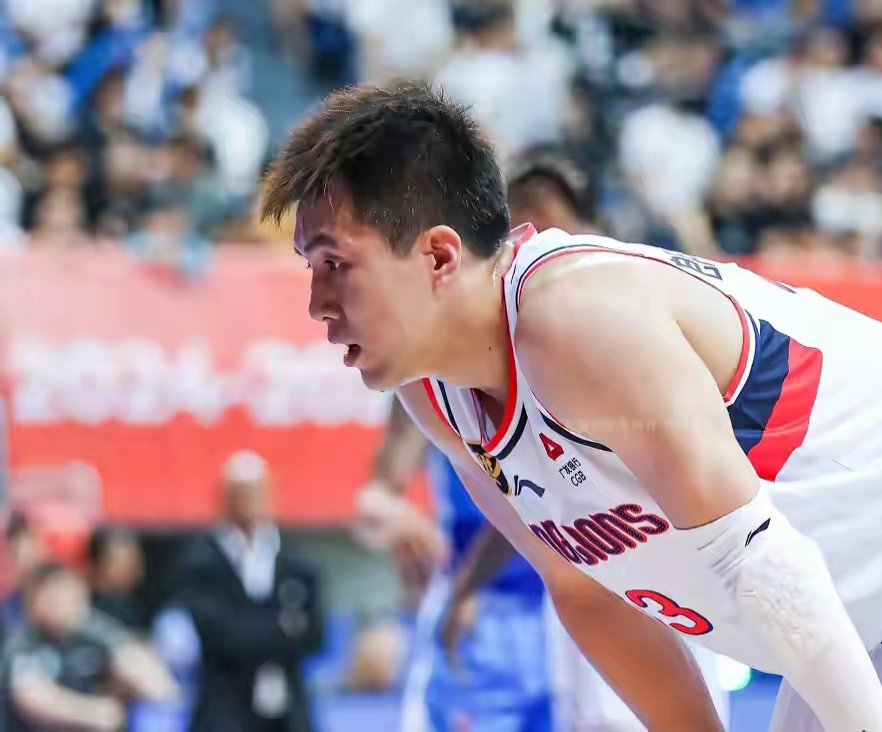 包含上海队鏖战灰熊，郭艾伦惊艳四座的词条