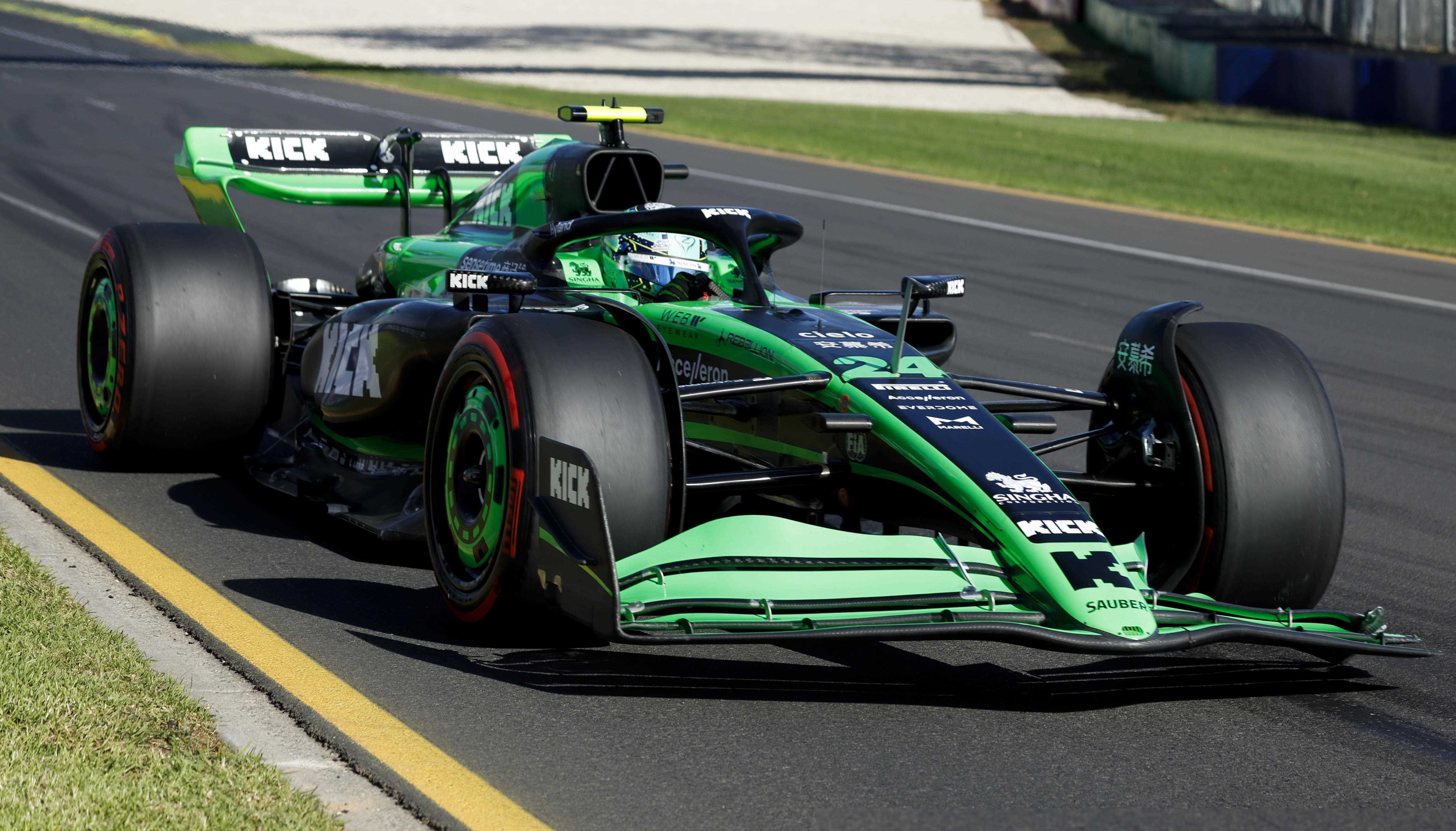 包含红牛二队险胜红牛车队，周冠宇点燃赛场的词条