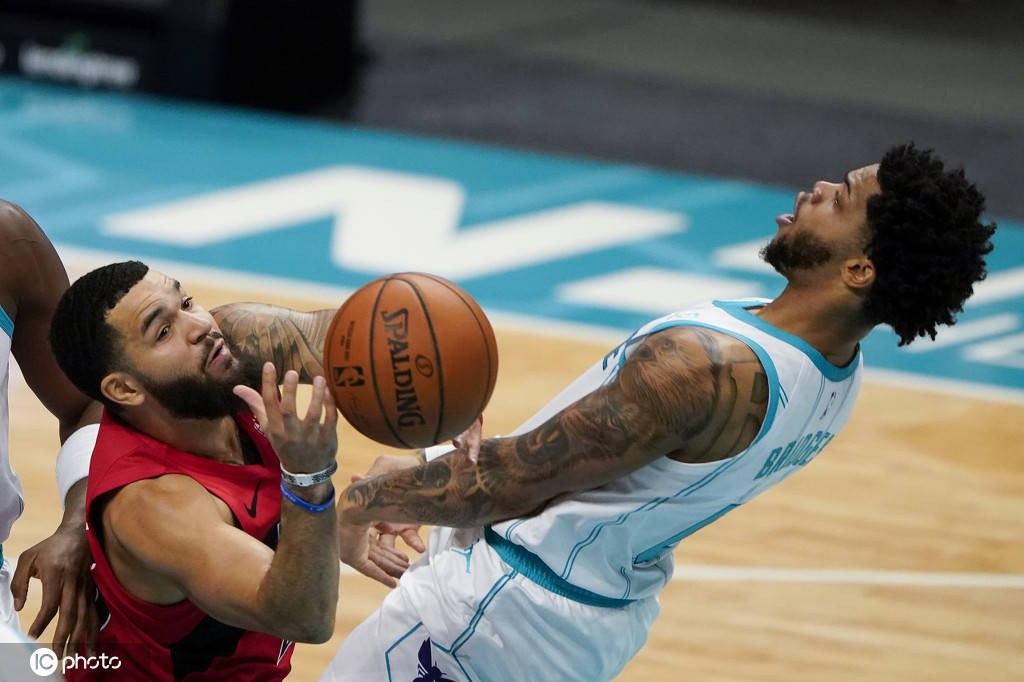 国王逆转猛龙，范弗利特点燃赛场